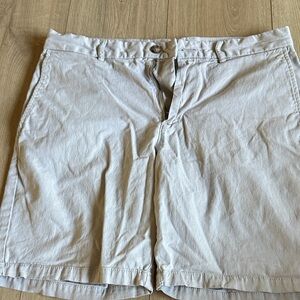 Old Navy Men's Light Gray Flat Front Shorts